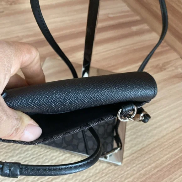 Coach Signature Crossbody Phone Wallet Bag Clutch Black Leather/ Canvas - Picture 10 of 13